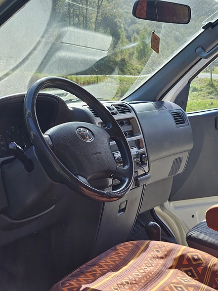Toyota HiAce 8 of 30