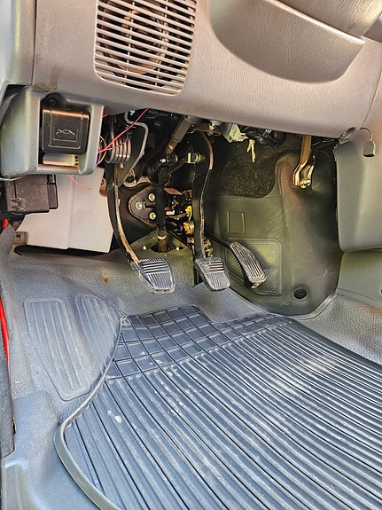 Toyota HiAce 11 of 30