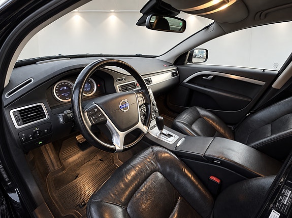 Volvo XC70 7 of 12