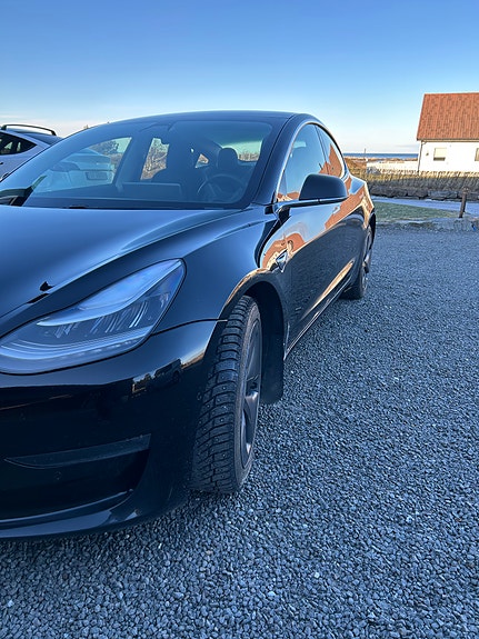 Tesla Model 3 3 of 12