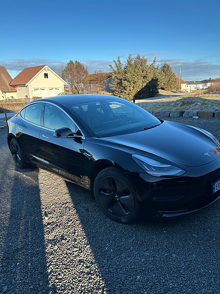 Tesla Model 3 11 of 12