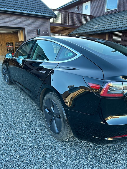 Tesla Model 3 10 of 12