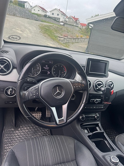 Mercedes-Benz B180 7 of 10