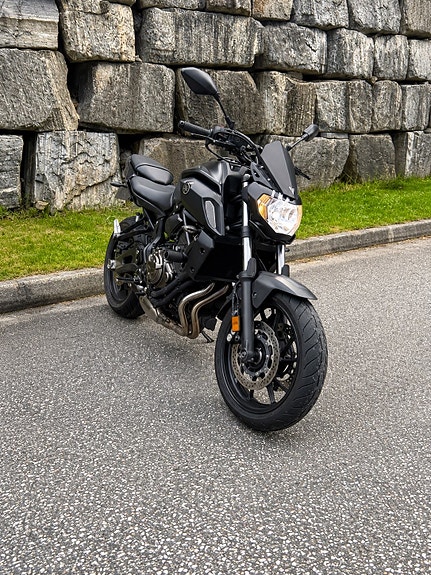 Yamaha MT-07 4 of 7