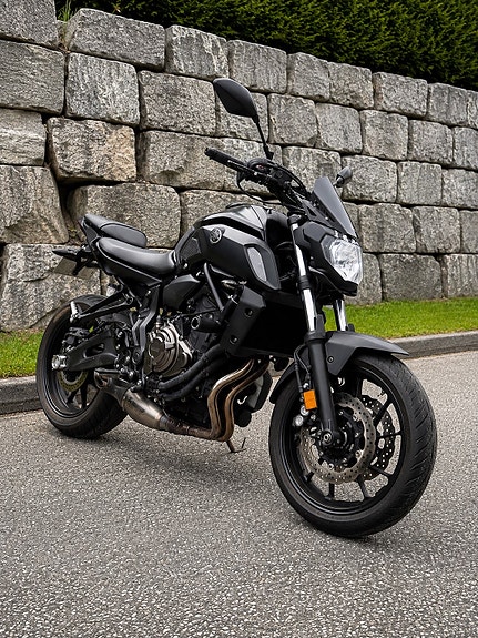 Yamaha MT-07 3 of 7