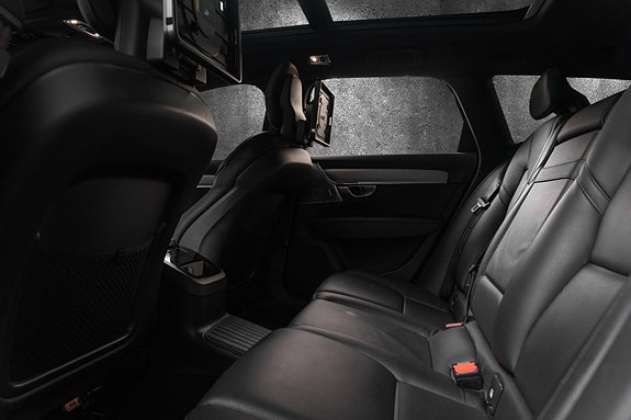 Volvo V90 27 of 30