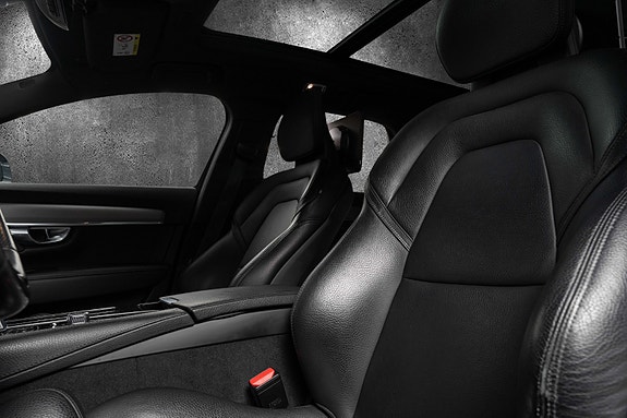 Volvo V90 26 of 30