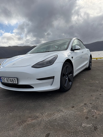 Tesla Model 3 2 of 8