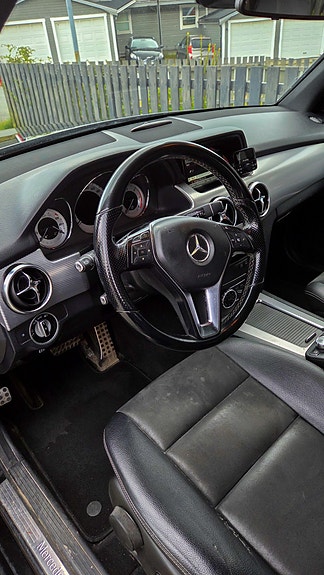 Mercedes-Benz GLK220 10 of 14
