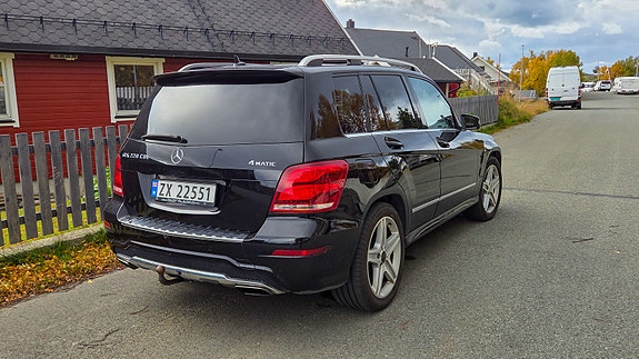 Mercedes-Benz GLK220 3 of 14