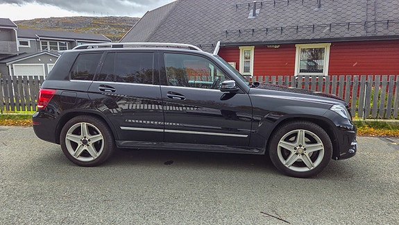 Mercedes-Benz GLK220 2 of 14