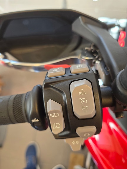 Triumph Tiger 900 GT Pro 22 of 24