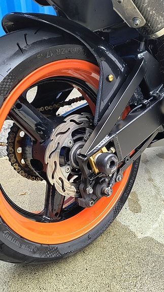 Suzuki GSX-R 750 5 of 12