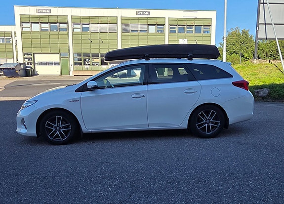 Toyota Auris 3 of 30