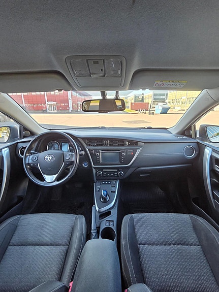 Toyota Auris 19 of 30