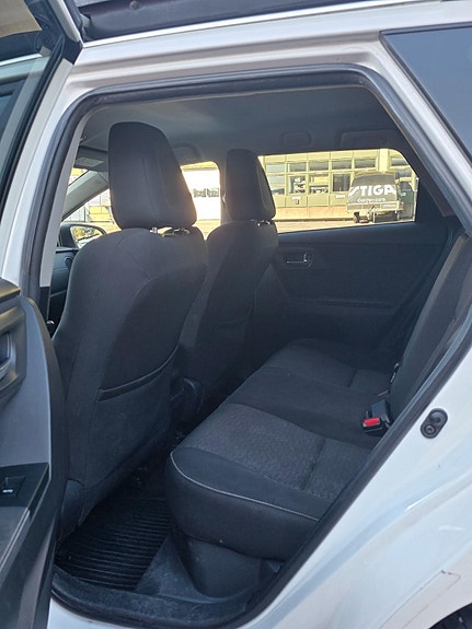 Toyota Auris 14 of 30