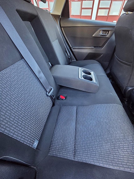 Toyota Auris 26 of 30