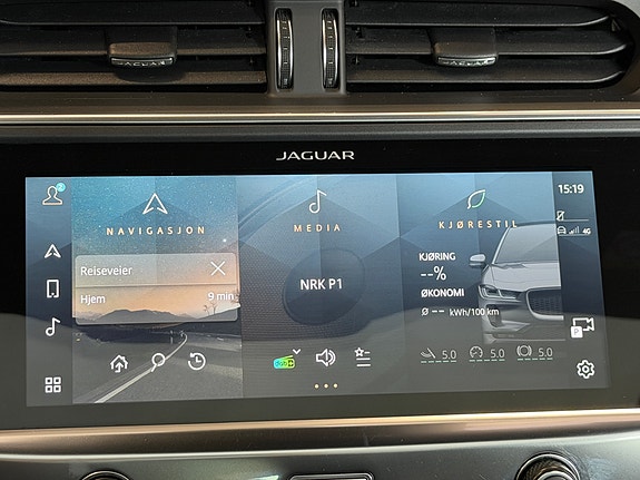 Jaguar I-PACE 15 of 26