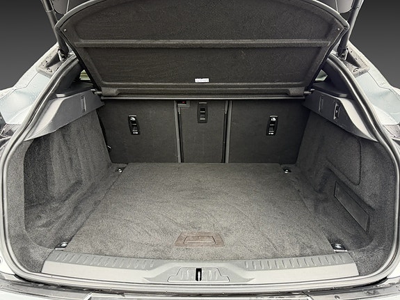 Jaguar I-PACE 25 of 26