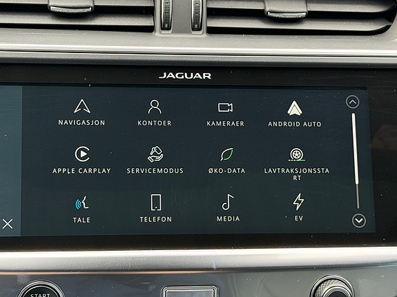 Jaguar I-PACE 14 of 26