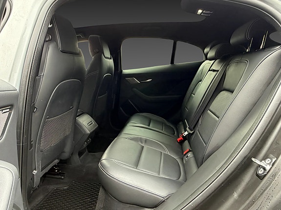 Jaguar I-PACE 24 of 26