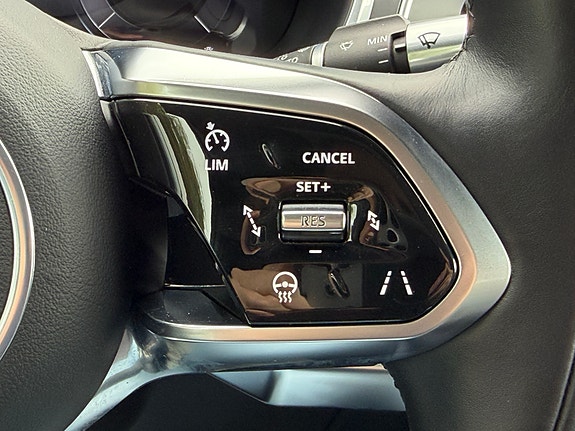 Jaguar I-PACE 18 of 26