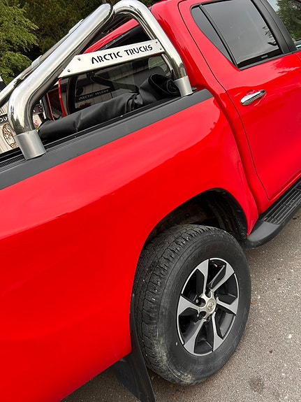 Toyota HiLux 5 of 21
