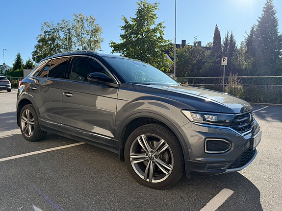 Volkswagen T-Roc 16 of 24