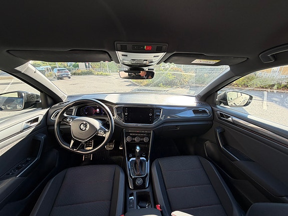 Volkswagen T-Roc 10 of 24