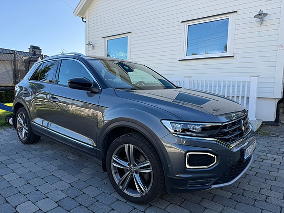 Volkswagen T-Roc 18 of 24