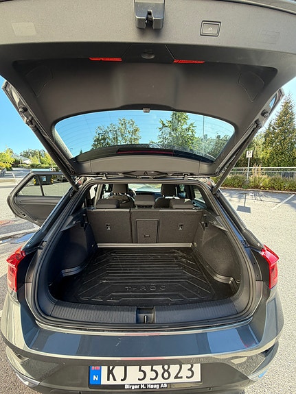 Volkswagen T-Roc 11 of 24