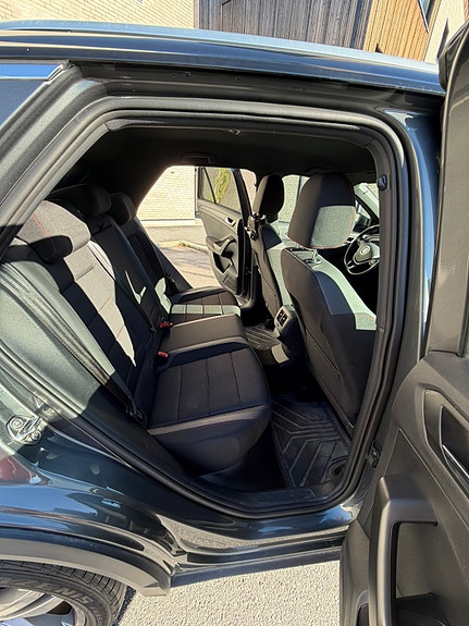 Volkswagen T-Roc 12 of 24