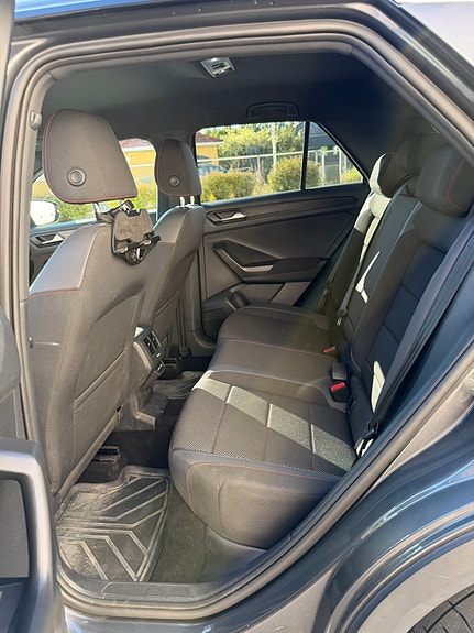 Volkswagen T-Roc 9 of 24