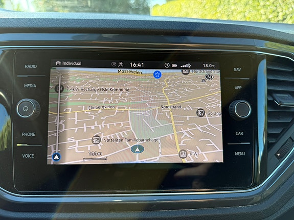 Volkswagen T-Roc 20 of 24