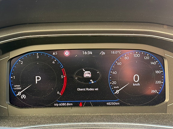 Volkswagen T-Roc 24 of 24