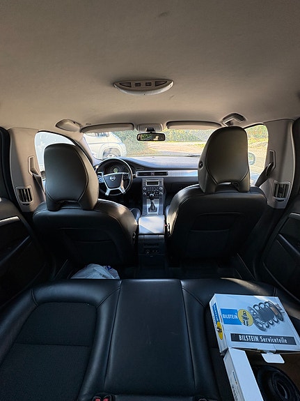 Volvo V70 5 of 9