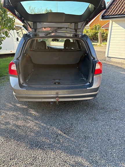 Volvo V70 6 of 9
