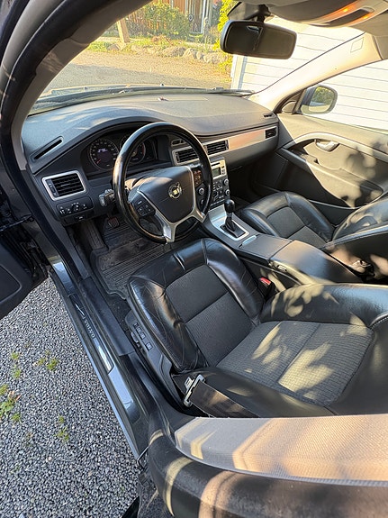 Volvo V70 9 of 9