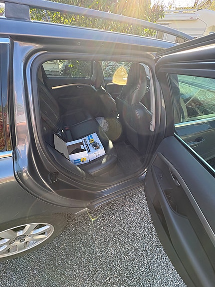 Volvo V70 8 of 9