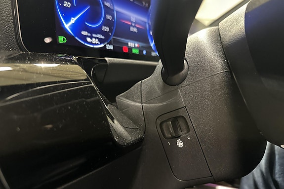 Mercedes-Benz EQA250 15 of 18