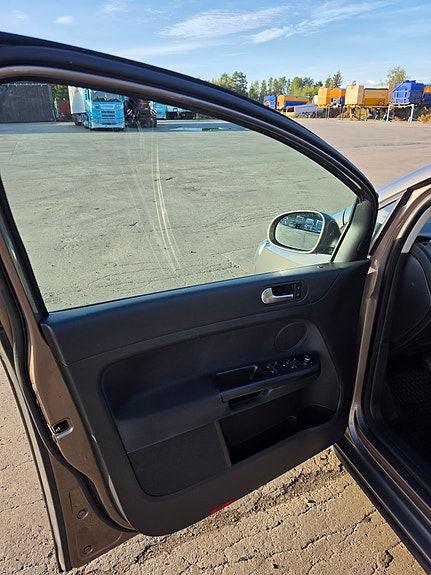 Volkswagen Golf Plus 17 of 29