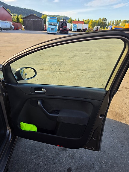 Volkswagen Golf Plus 16 of 29