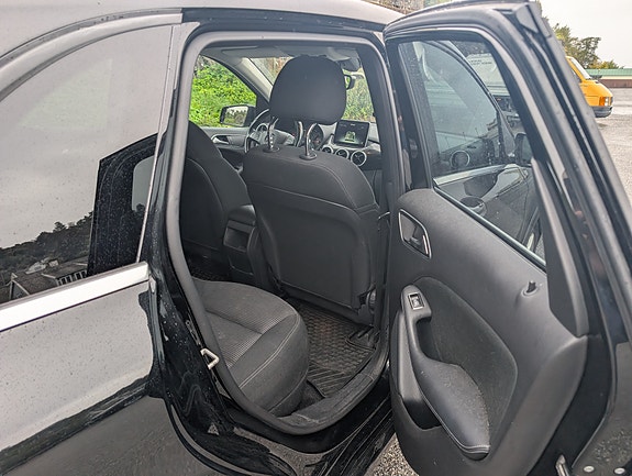 Mercedes-Benz B-Electric 8 of 13