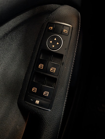Mercedes-Benz B-Electric 12 of 13