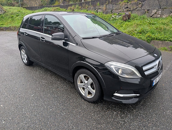 Mercedes-Benz B-Electric 3 of 13