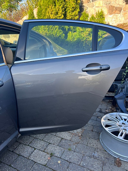 Jaguar XF 18 of 30