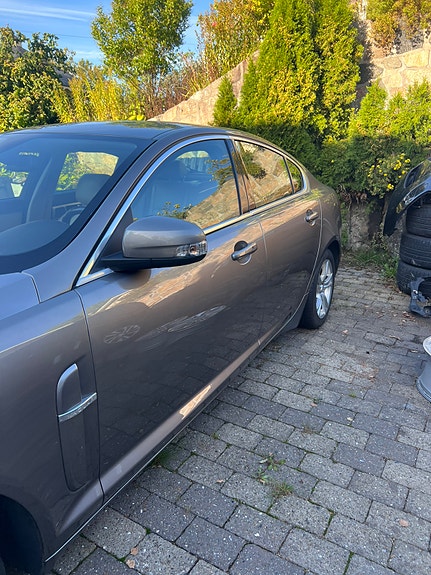 Jaguar XF 8 of 30