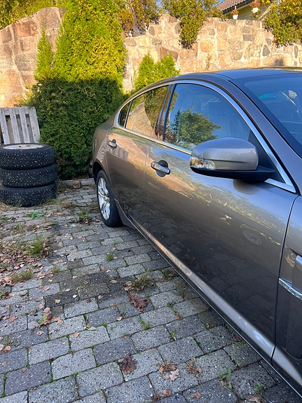Jaguar XF 9 of 30