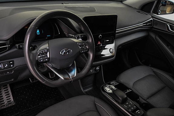 Hyundai IONIQ 11 of 29