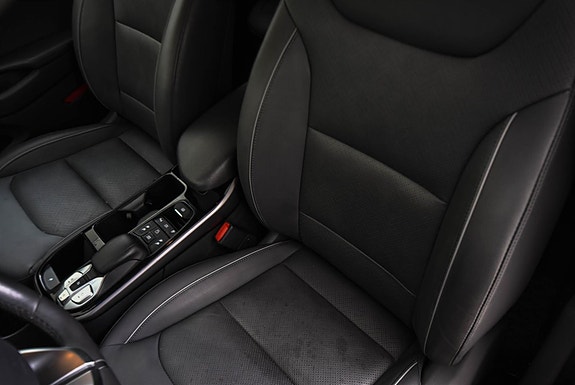 Hyundai IONIQ 13 of 29